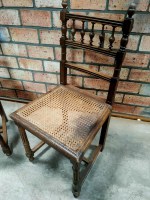2 antieke houten stoelen (2)